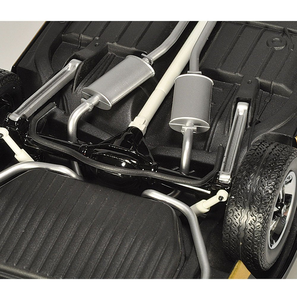 Classic Carlectables Holden HX Monaro GTS Sedan Tuxedo Black, 1:18 Scale Diecast Model Car