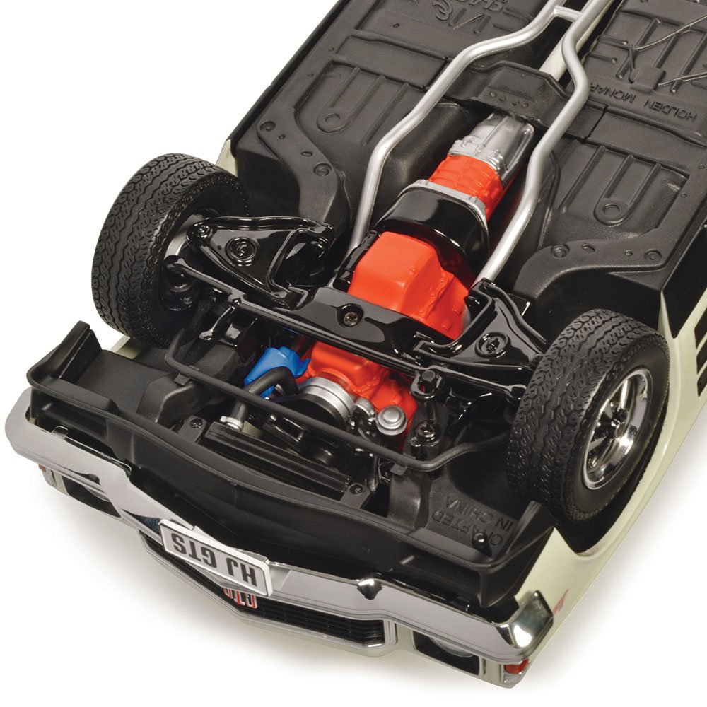 Classic Carlectables Holden HJ Monaro GTS Sedan Chamois, 1:18 Scale Diecast Model Car