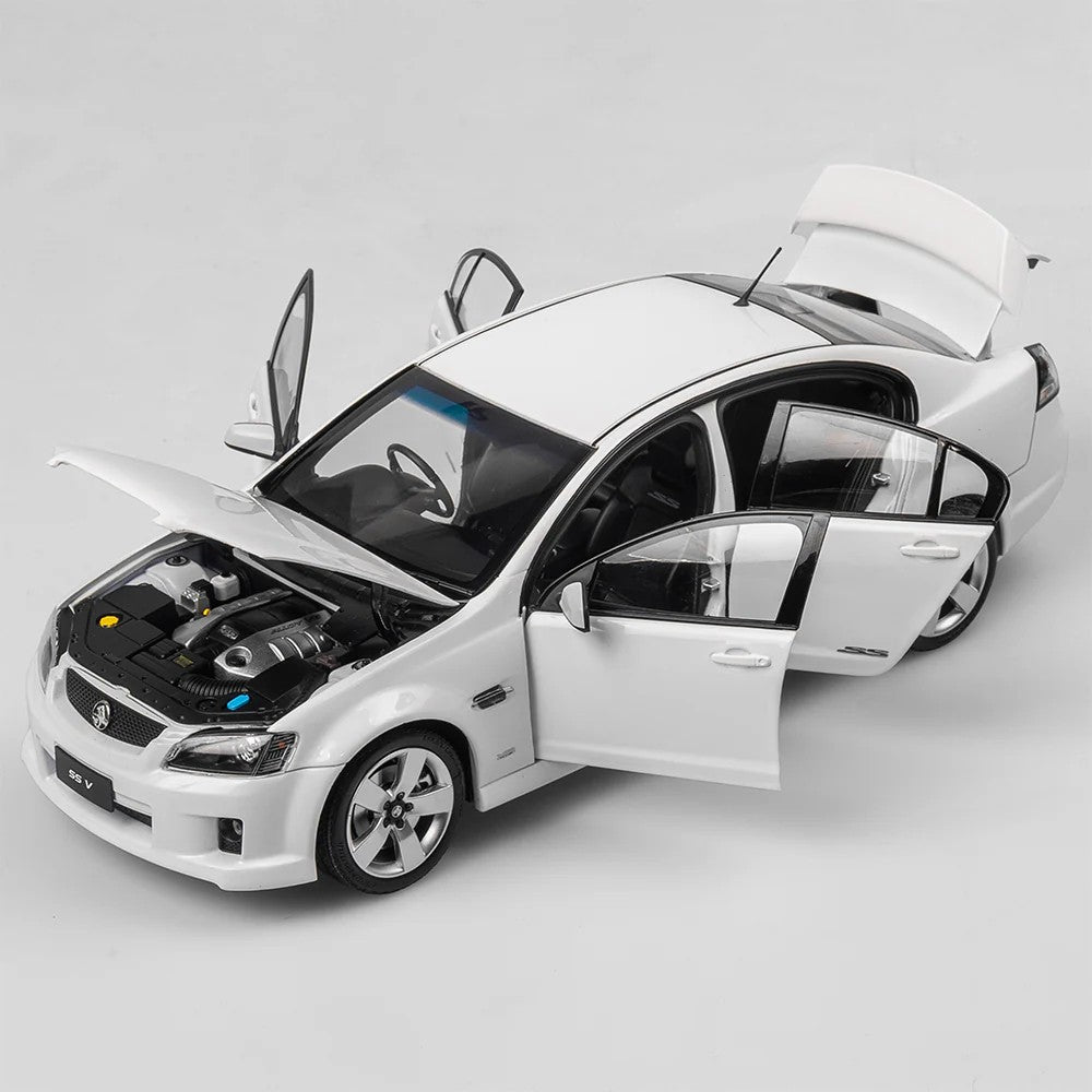 Authentic Collectables, Holden VE Commodore SS V - Heron White, 1:18 Scale Diecast Car