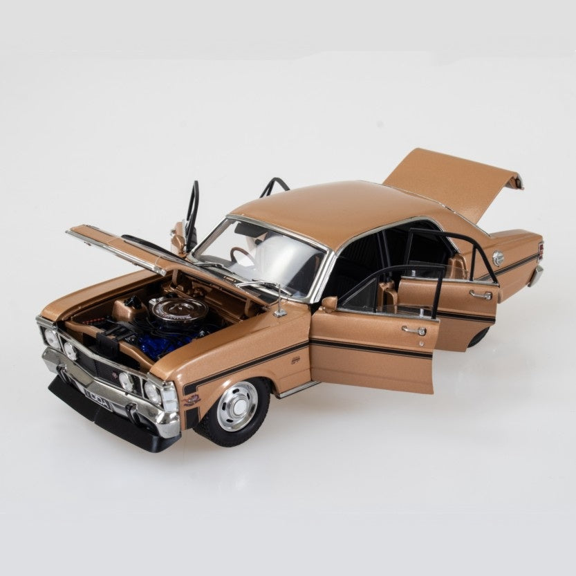 Gold Ford XW GTHO, 1:24 Scale Diecast Car
