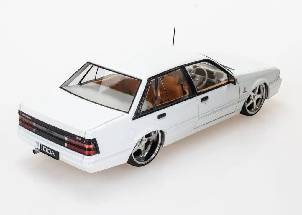 Metallic White Custom Holden VL Calais, 1:24 Scale Diecast Car