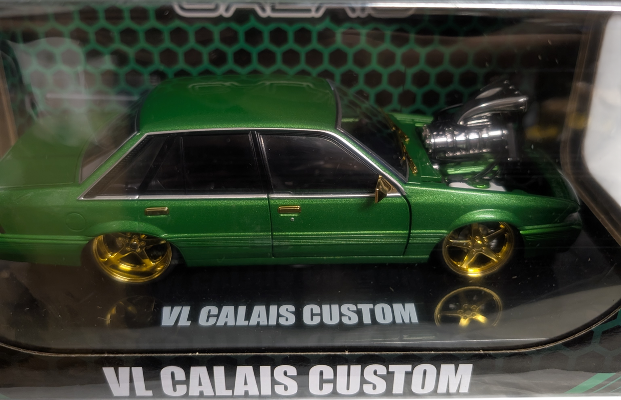 CHASE VERSION: Osiris Green Supercharged Holden VL Calais, 1:24 Scale Diecast Car