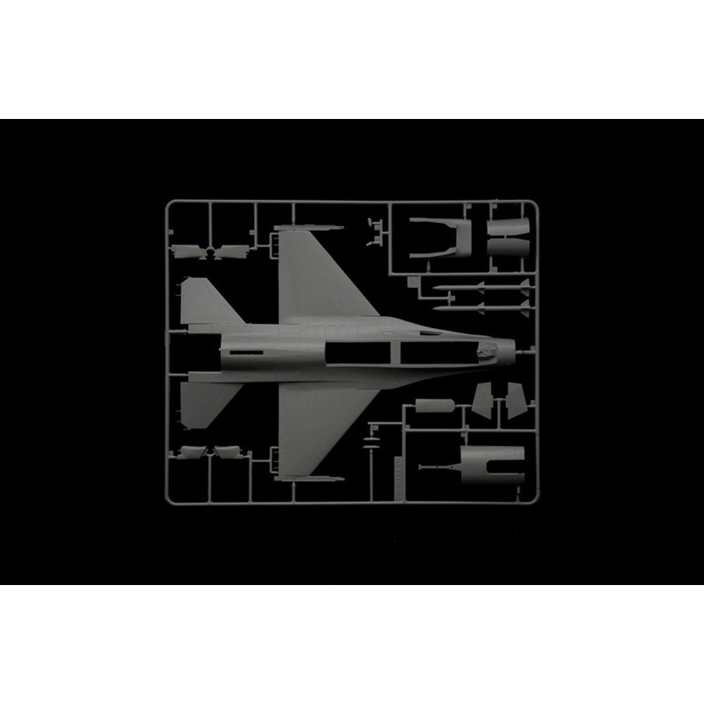 ITALERI F-16C FIGHTING FALCON WAR THUNDER EDITION, 1:48 Scale Model Kit