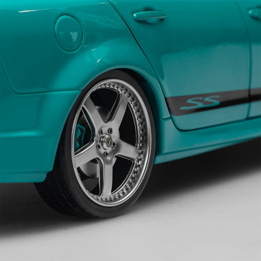 Authentic Collectables, Holden VE Commodore SS V - 'Fresshmint' Street Custom, 1:18 Scale Diecast Car