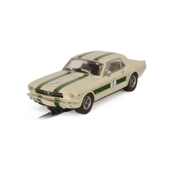 SCALEXTRIC FORD MUSTANG - 1965 - PETE GEOGHEGAN Slot Car