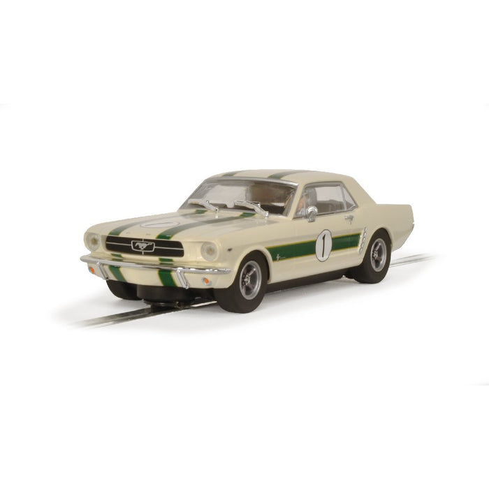 SCALEXTRIC FORD MUSTANG - 1965 - PETE GEOGHEGAN Slot Car