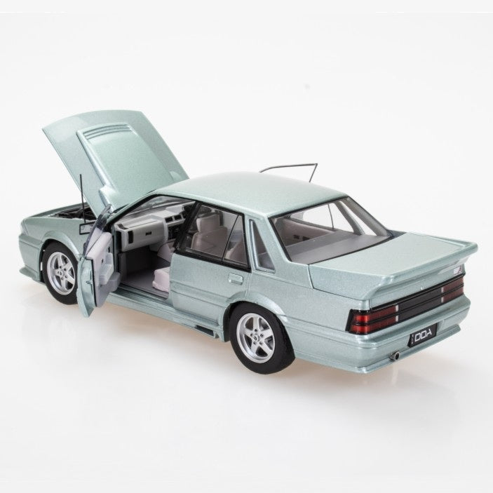 Panorama Silver Holden VL Walkinshaw, 1:24 Scale Diecast Car