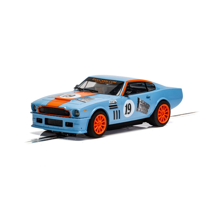 SCALEXTRIC ASTON MARTIN V8 - GULF EDITION - RIKKI CANN RACING