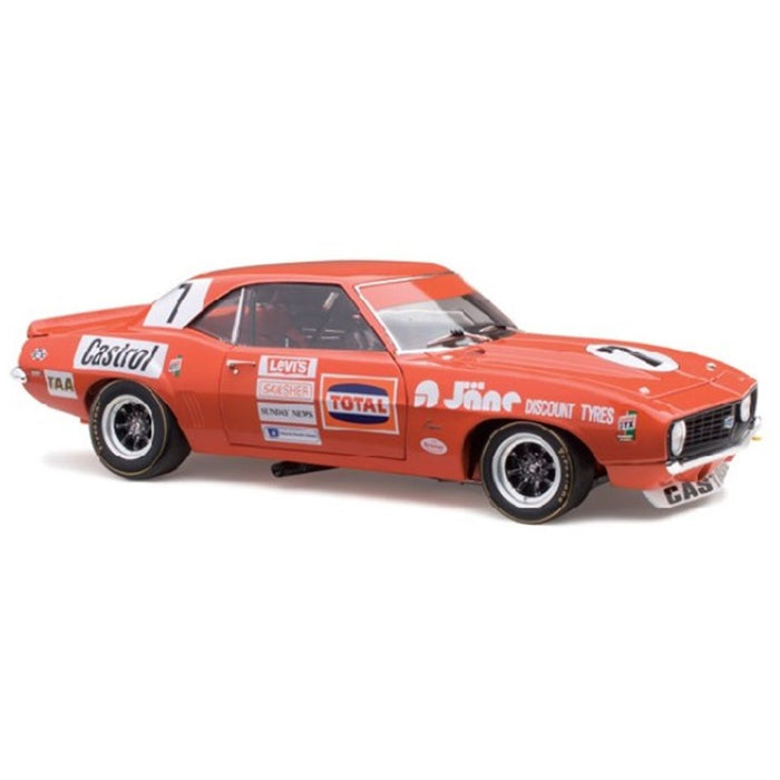 Classic Carlectables Chevrolet ZL-1 Camaro, 1972 ATCC Round 1 Symmons Plains 2nd Place, 1:18 Diecast Model Car
